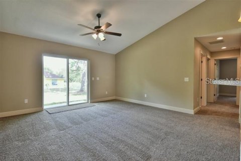 House in Ocala, Florida 3 bedrooms, 179.67 sq.m. № 2105258 - photo 3