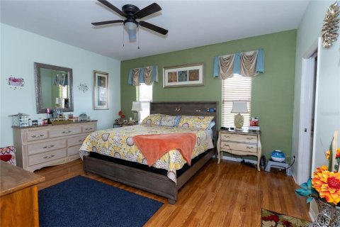 House in Kissimmee, Florida 4 bedrooms, 250 sq.m. № 1572416 - photo 12