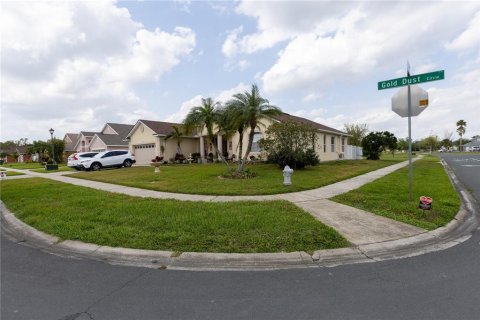 House in Kissimmee, Florida 4 bedrooms, 250 sq.m. № 1572416 - photo 2