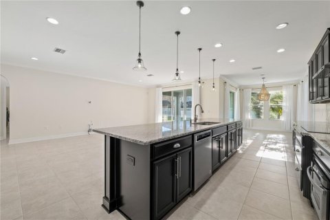House in Wesley Chapel, Florida 4 bedrooms, 272.48 sq.m. № 2239148 - photo 7