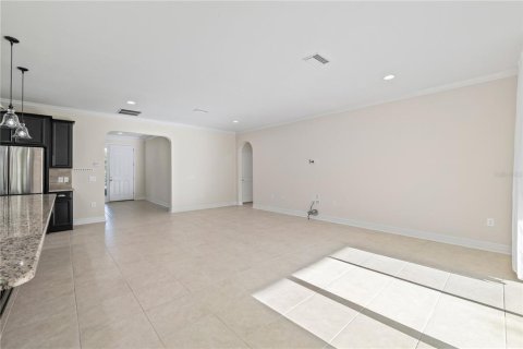 House in Wesley Chapel, Florida 4 bedrooms, 272.48 sq.m. № 2239148 - photo 14