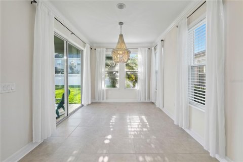 House in Wesley Chapel, Florida 4 bedrooms, 272.48 sq.m. № 2239148 - photo 13