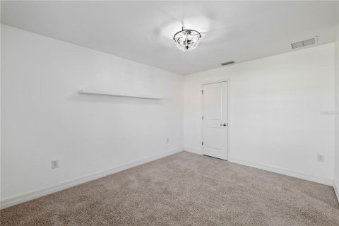 House in Wesley Chapel, Florida 4 bedrooms, 272.48 sq.m. № 2239148 - photo 24