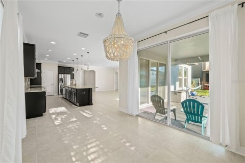 House in Wesley Chapel, Florida 4 bedrooms, 272.48 sq.m. № 2239148 - photo 12