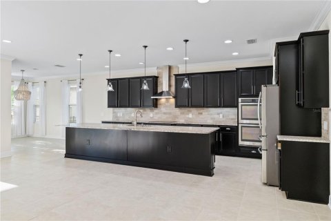 House in Wesley Chapel, Florida 4 bedrooms, 272.48 sq.m. № 2239148 - photo 9