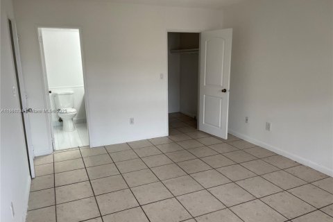 Снять в аренду кондоминиум в Дорал, Флорида 2 спальни, 98.48м2, № 1930184 - фото 8