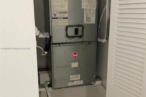 Снять в аренду кондоминиум в Дорал, Флорида 2 спальни, 98.48м2, № 1930184 - фото 7