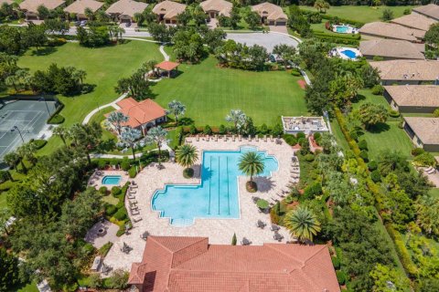 House in Wellington, Florida 3 bedrooms, 228.45 sq.m. № 1183781 - photo 1