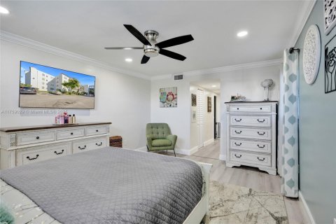Condo in Lauderdale Lakes, Florida, 1 bedroom  № 1861639 - photo 30