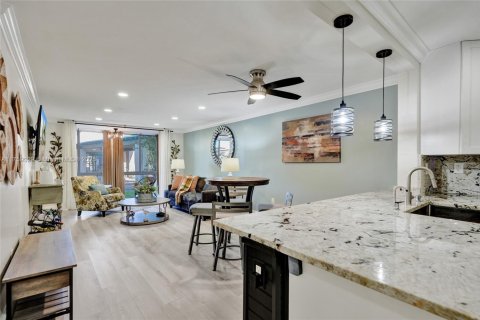 Condo in Lauderdale Lakes, Florida, 1 bedroom  № 1861639 - photo 12