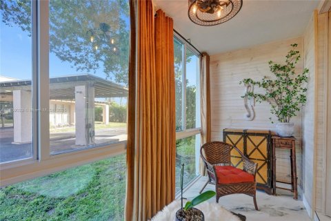 Condo in Lauderdale Lakes, Florida, 1 bedroom  № 1861639 - photo 16