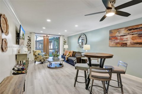Condo in Lauderdale Lakes, Florida, 1 bedroom  № 1861639 - photo 9