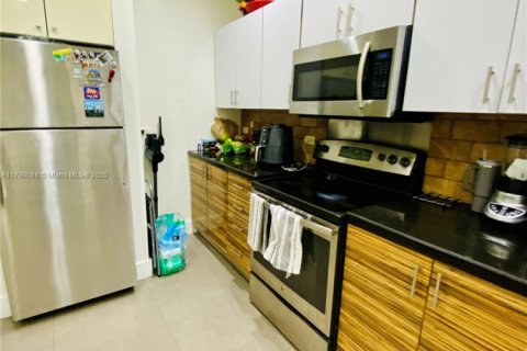 Купить коммерческую недвижимость в Майами-Спрингс, Флорида № 1936763 - фото 30