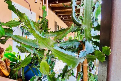 Купить коммерческую недвижимость в Майами-Спрингс, Флорида № 1936763 - фото 23