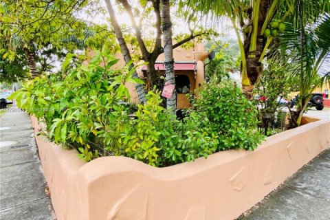 Купить коммерческую недвижимость в Майами-Спрингс, Флорида № 1936763 - фото 20