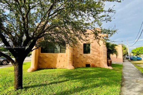 Купить коммерческую недвижимость в Майами-Спрингс, Флорида № 1936763 - фото 16