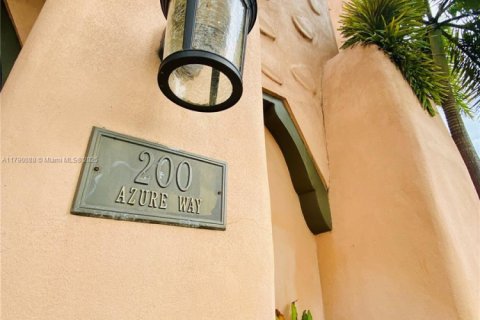 Купить коммерческую недвижимость в Майами-Спрингс, Флорида № 1936763 - фото 3