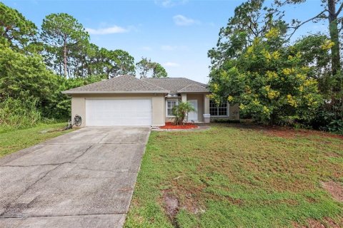 House in Palm Bay, Florida 3 bedrooms, 113.53 sq.m. № 2403674 - photo 3