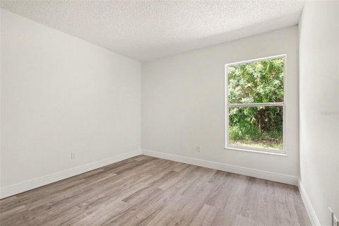 House in Palm Bay, Florida 3 bedrooms, 113.53 sq.m. № 2403674 - photo 23