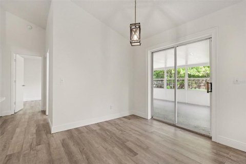House in Palm Bay, Florida 3 bedrooms, 113.53 sq.m. № 2403674 - photo 13