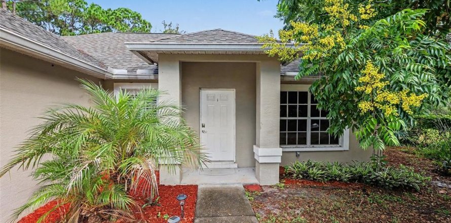 House in Palm Bay, Florida 3 bedrooms, 113.53 sq.m. № 2403674