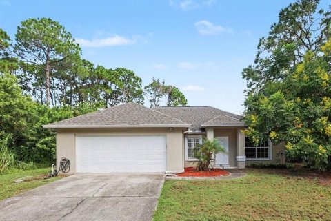 House in Palm Bay, Florida 3 bedrooms, 113.53 sq.m. № 2403674 - photo 2
