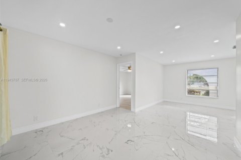 Купить виллу или дом в Корал-Спрингс, Флорида 4 спальни, 189.43м2, № 2061244 - фото 14