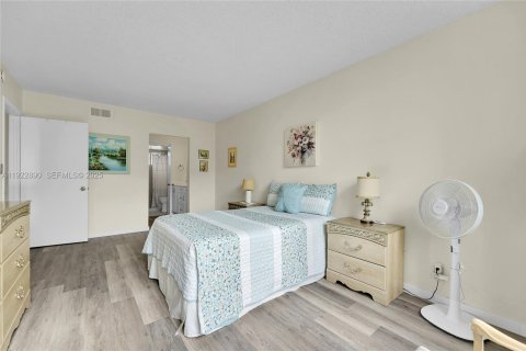 Condo in Margate, Florida, 1 bedroom  № 2082819 - photo 19