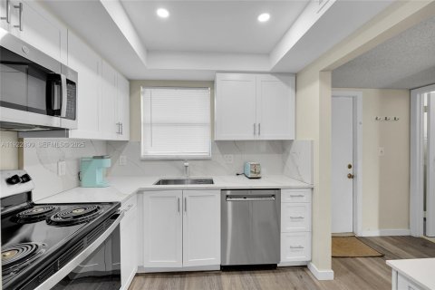 Condo in Margate, Florida, 1 bedroom  № 2082819 - photo 9