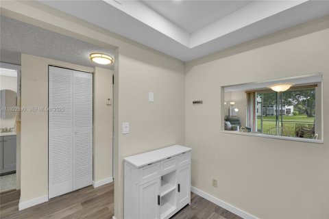 Condo in Margate, Florida, 1 bedroom  № 2082819 - photo 11
