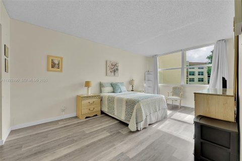 Condo in Margate, Florida, 1 bedroom  № 2082819 - photo 15