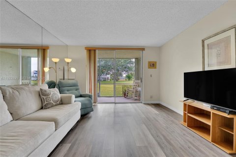 Condo in Margate, Florida, 1 bedroom  № 2082819 - photo 14