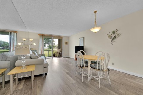 Condo in Margate, Florida, 1 bedroom  № 2082819 - photo 5