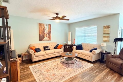 House in New Smyrna Beach, Florida 3 bedrooms, 157.93 sq.m. № 2205444 - photo 7