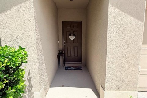 House in New Smyrna Beach, Florida 3 bedrooms, 157.93 sq.m. № 2205444 - photo 3