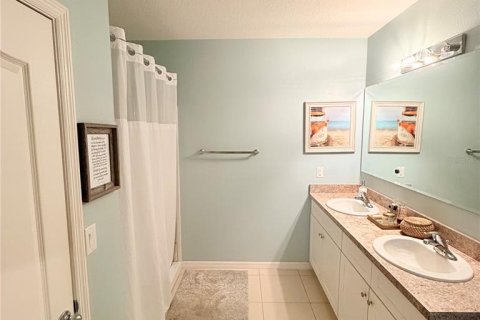 House in New Smyrna Beach, Florida 3 bedrooms, 157.93 sq.m. № 2205444 - photo 15