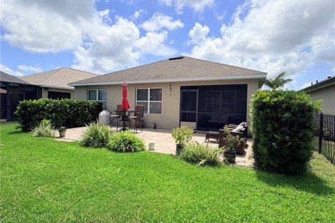 House in New Smyrna Beach, Florida 3 bedrooms, 157.93 sq.m. № 2205444 - photo 21
