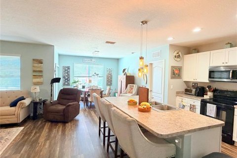 House in New Smyrna Beach, Florida 3 bedrooms, 157.93 sq.m. № 2205444 - photo 9