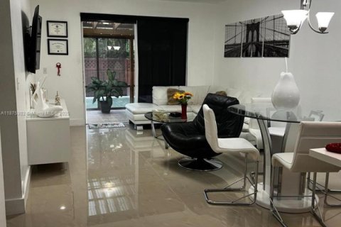 Touwnhouse à vendre à Homestead, Floride: 4 chambres, 146.04 m2 № 1928881 - photo 3