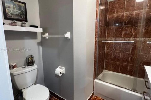 Touwnhouse à vendre à Homestead, Floride: 4 chambres, 146.04 m2 № 1928881 - photo 14