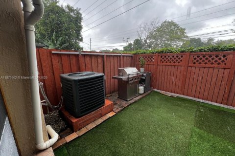 Touwnhouse à vendre à Homestead, Floride: 4 chambres, 146.04 m2 № 1928881 - photo 26