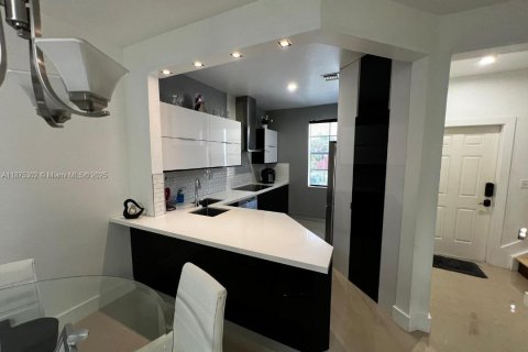 Touwnhouse à vendre à Homestead, Floride: 4 chambres, 146.04 m2 № 1928881 - photo 7