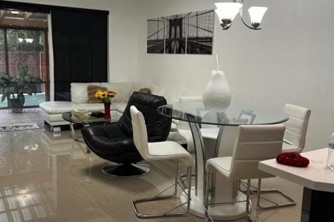 Touwnhouse à vendre à Homestead, Floride: 4 chambres, 146.04 m2 № 1928881 - photo 2