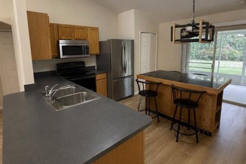 House in Palm Bay, Florida 3 bedrooms, 116.78 sq.m. № 2330319 - photo 2
