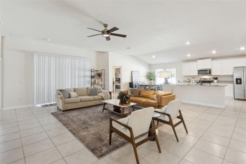 House in Palm Coast, Florida 3 bedrooms, 219.53 sq.m. № 1801615 - photo 19