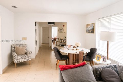 Купить виллу или дом в Саутвест-Ранчес, Флорида 5 спален, 317.45м2, № 2086134 - фото 15