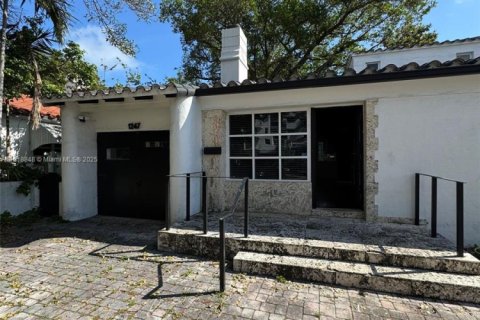 Villa ou maison à louer à Miami Beach, Floride: 3 chambres, 140.65 m2 № 1939661 - photo 1