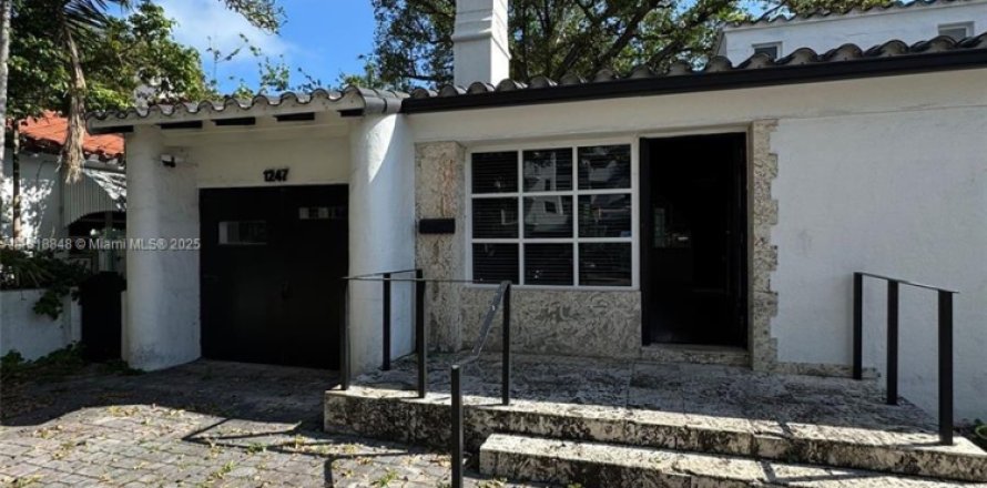 Villa ou maison à Miami Beach, Floride 3 chambres, 140.65 m2 № 1939661