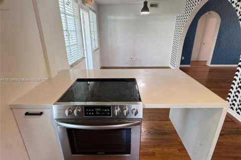 Villa ou maison à louer à Miami Beach, Floride: 3 chambres, 140.65 m2 № 1939661 - photo 21