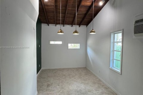 Villa ou maison à louer à Miami Beach, Floride: 3 chambres, 140.65 m2 № 1939661 - photo 5